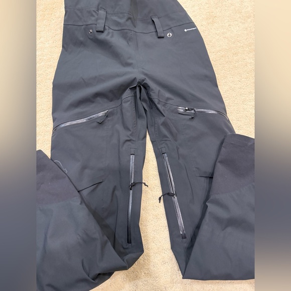 Flylow Women's foxie Black Snow Bib Overalls medium - Picture 3 of 9